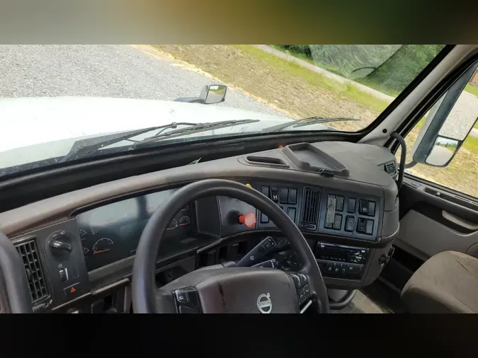 2018 Volvo VNL300