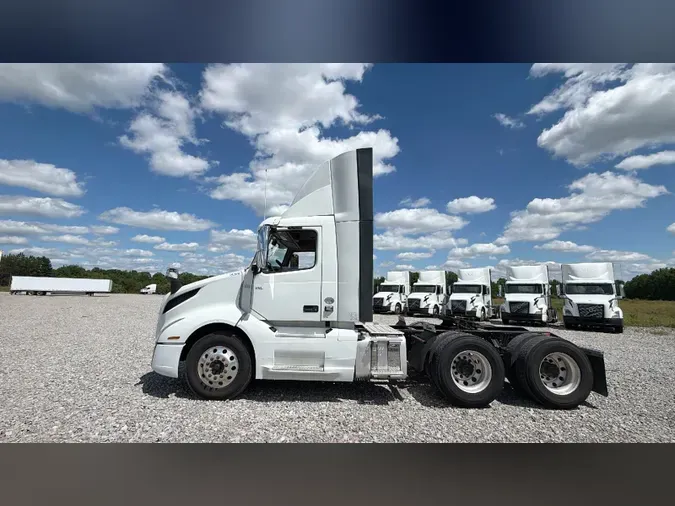 2020 Volvo VNL300
