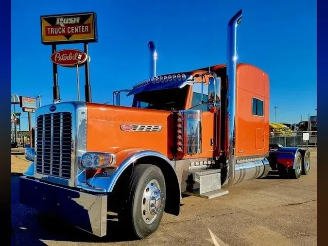 2022 Peterbilt 389