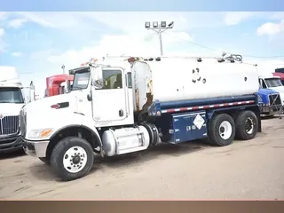 2013 PETERBILT 348