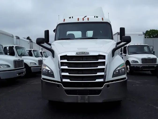 2019 FREIGHTLINER NEW CASCADIA 116