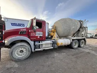 2013 MACK GRANITE GU813