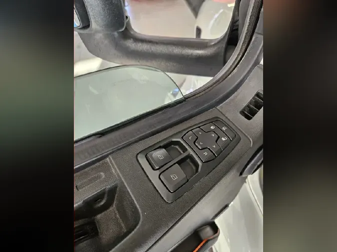 2021 VOLVO VNR64T3004def97a4e0c855ea7ea0653fd4d8c703