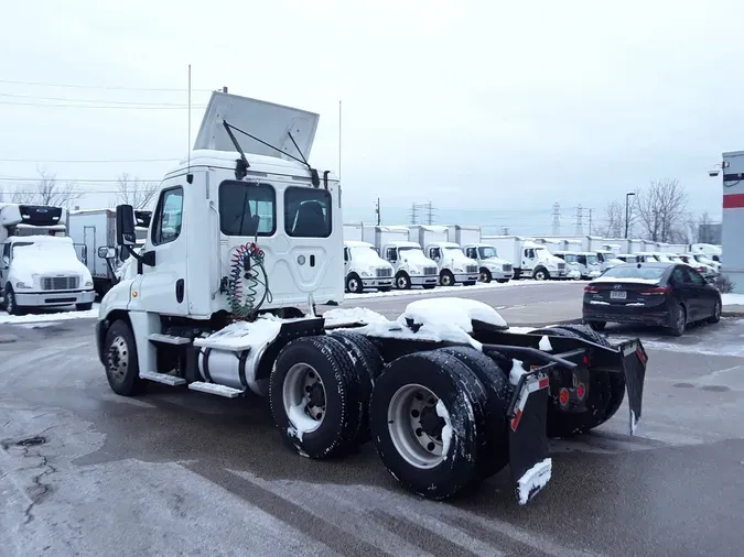 2018 FREIGHTLINER/MERCEDES CASCADIA 125