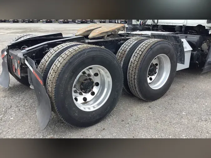 2019 Freightliner Cascadia 126