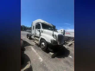 2019 FREIGHTLINER/MERCEDES CASCADIA 125