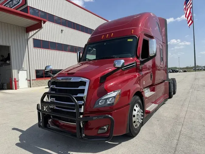 2026 Freightliner CASCADIA 126