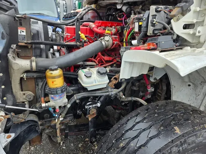 2016 FREIGHTLINER M2 106