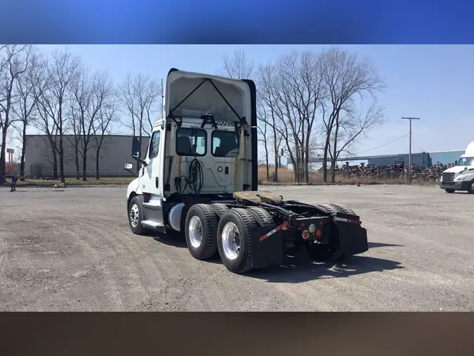 2020 Freightliner Cascadia 126