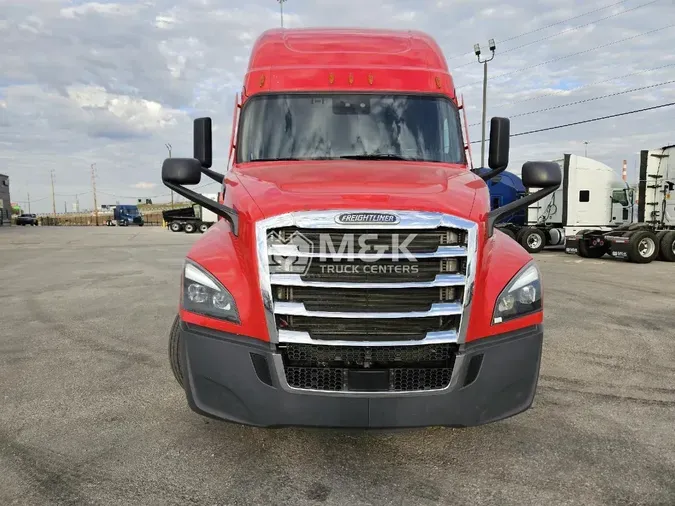 2021 FREIGHTLINER Cascadia 126