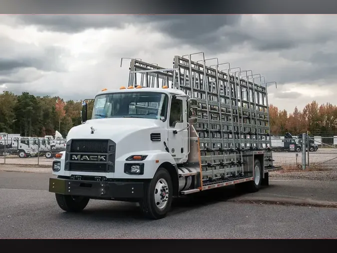 2025 MACK MD64