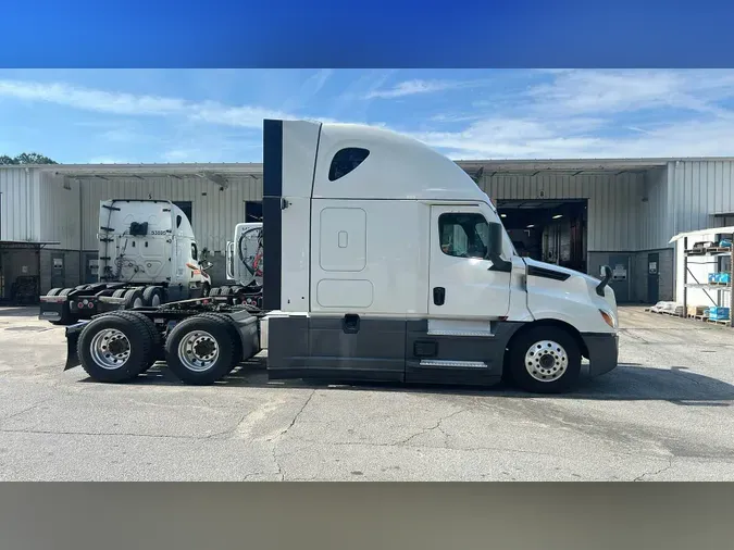 2022 Freightliner Cascadia 1264e0758085646e9f6b89336c4cfadd7ee