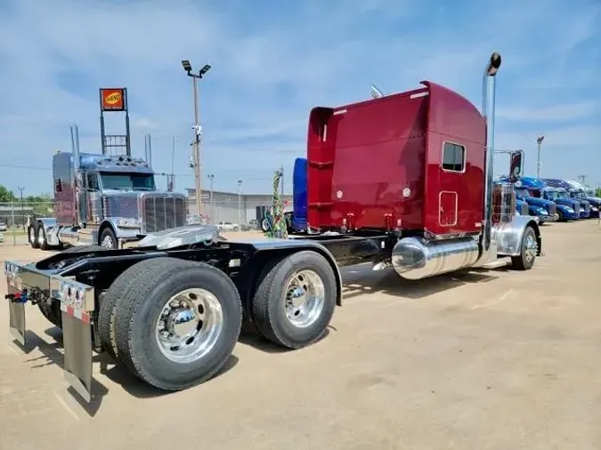 2022 Peterbilt 389