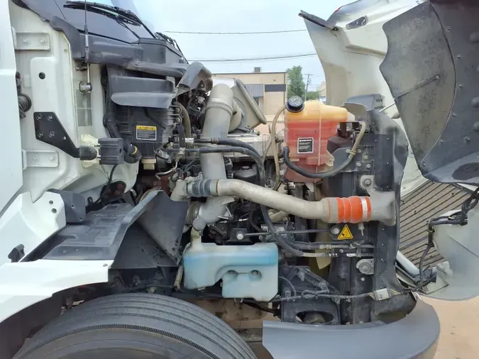2019 NAVISTAR INTERNATIONAL RH613 DAYCAB S/A