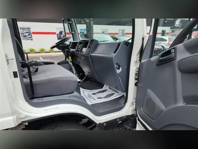 2022 ISUZU NPR-XD