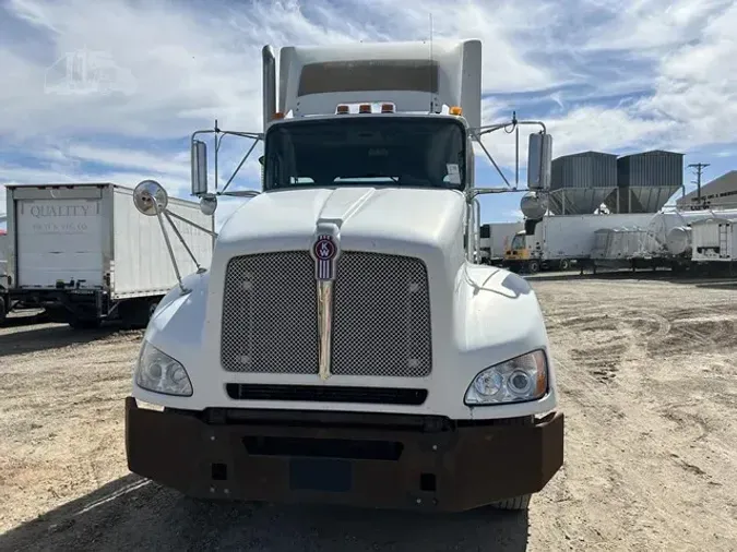 2012 KENWORTH T440