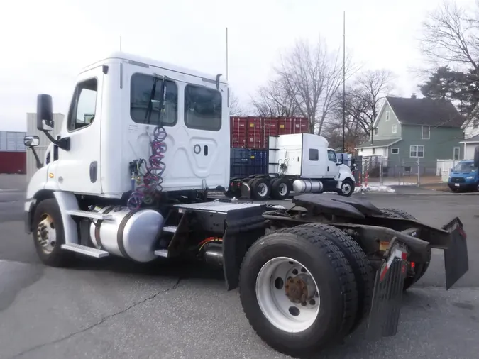 2018 FREIGHTLINER/MERCEDES CASCADIA 113