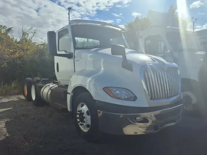 2019 NAVISTAR INTERNATIONAL LT625 DAYCAB T/A