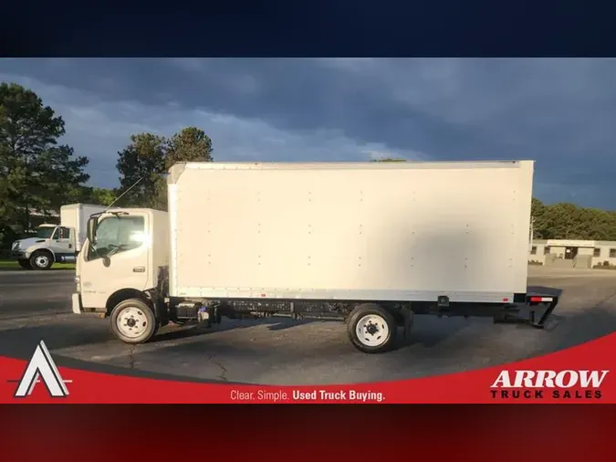 2019 HINO 195