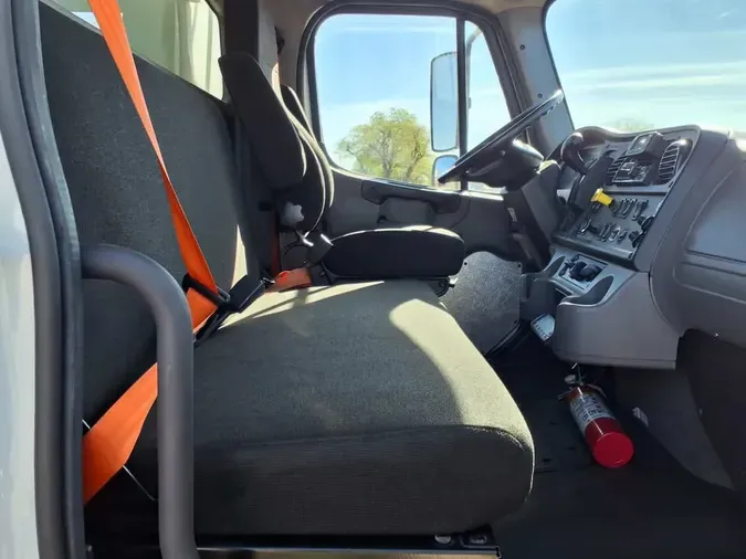 2019 FREIGHTLINER/MERCEDES M2 106