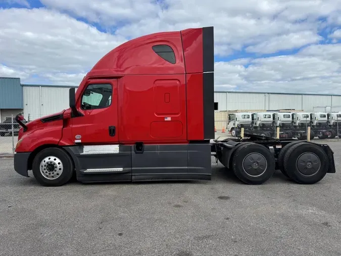 2021 Freightliner Cascadia