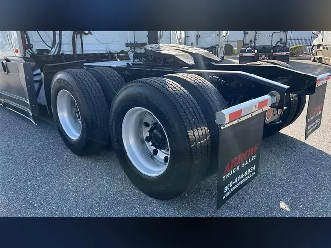 2021 FREIGHTLINER CA126