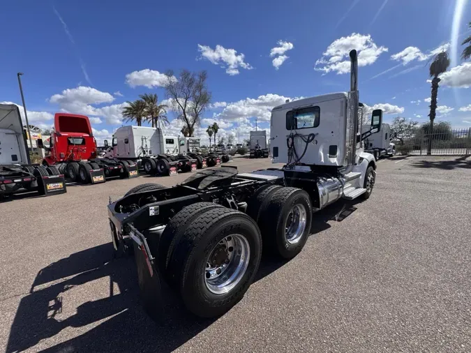 2020 Peterbilt 5794e2caa9774e5c0403352d3dd8ede2177