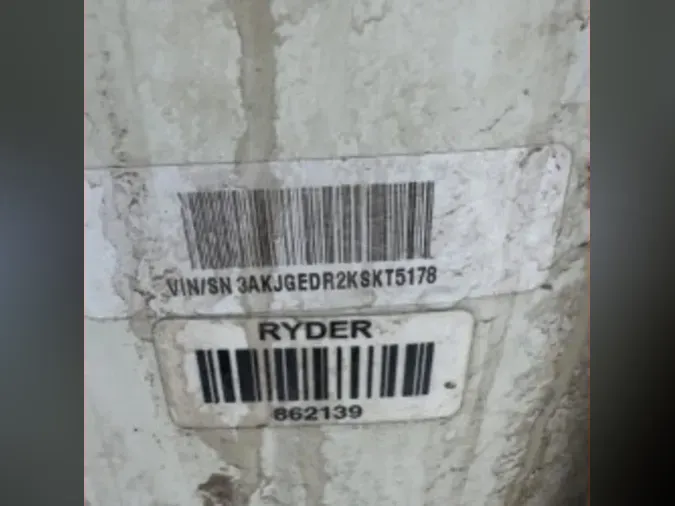 2019 FREIGHTLINER/MERCEDES CASCADIA 125