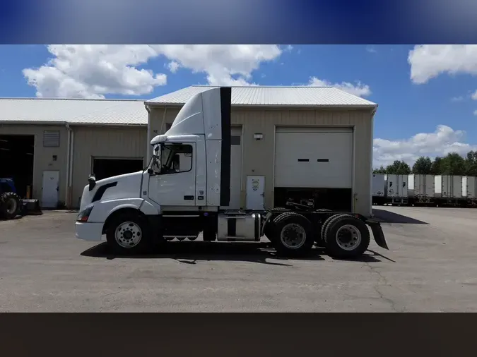 2016 Volvo VNL300