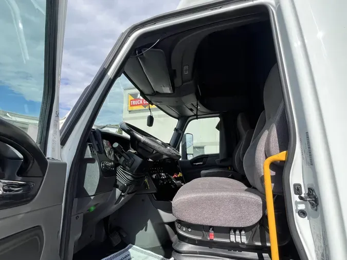 2021 International LT625