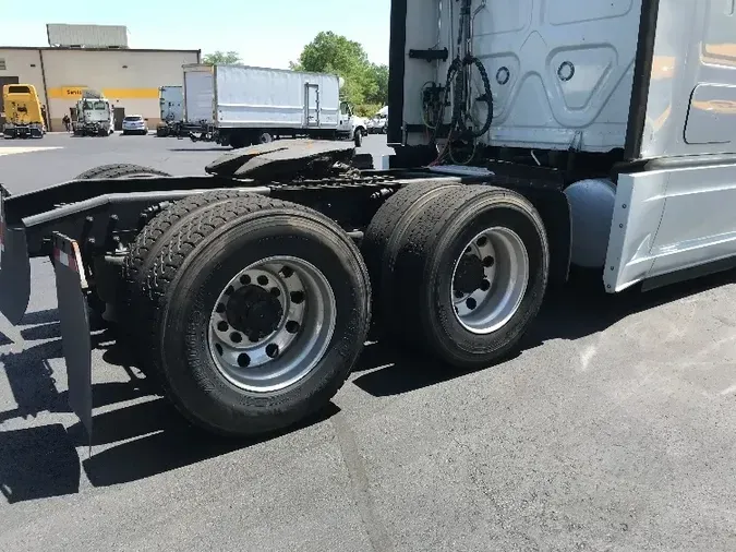 2018 Freightliner X12564ST