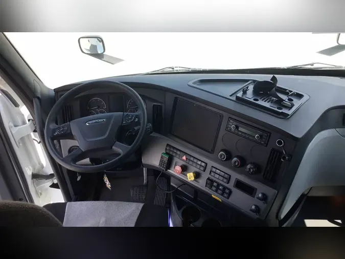 2022 Freightliner Cascadia 126