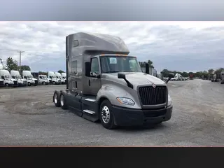 2022 International LT