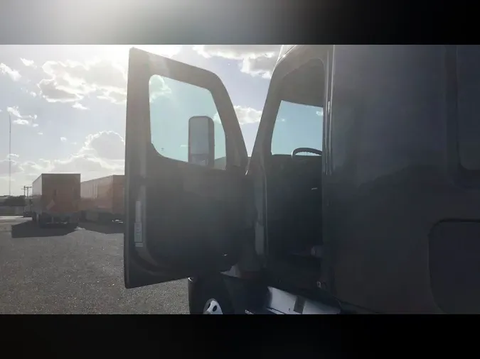 2022 Freightliner Cascadia 1264e3cfc6dd567422cf3a44ecbaf3973cf