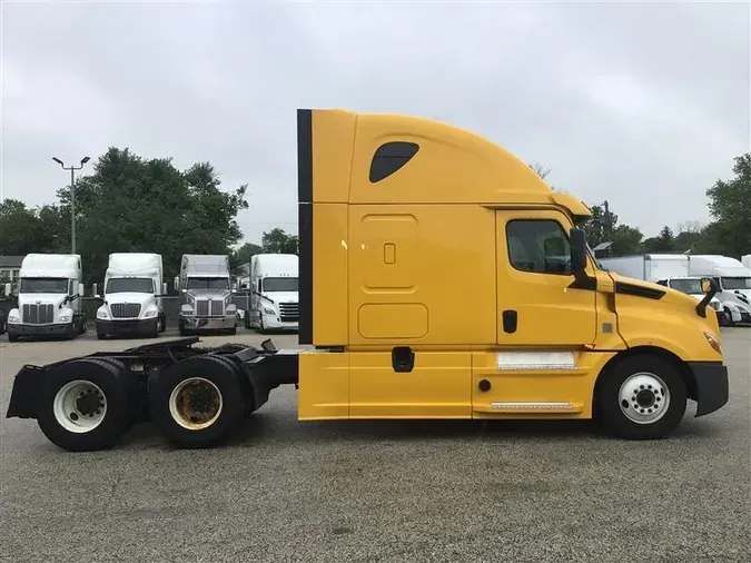 2020 FREIGHTLINER CA126