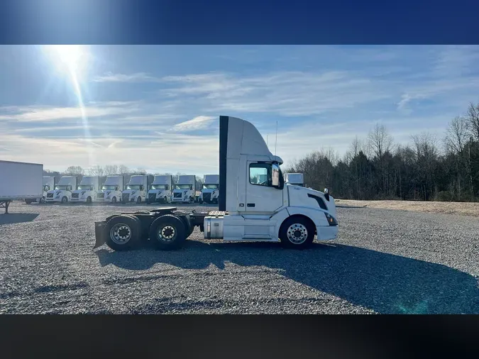 2018 Volvo VNL300