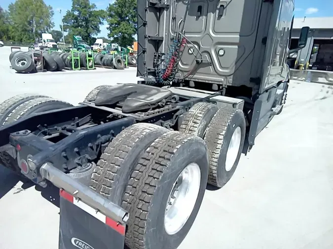 2022 Freightliner Cascadia 126