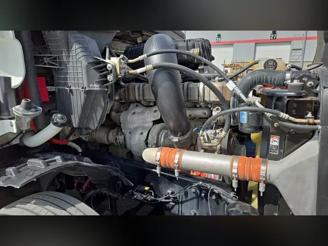 2019 Freightliner Cascadia 126