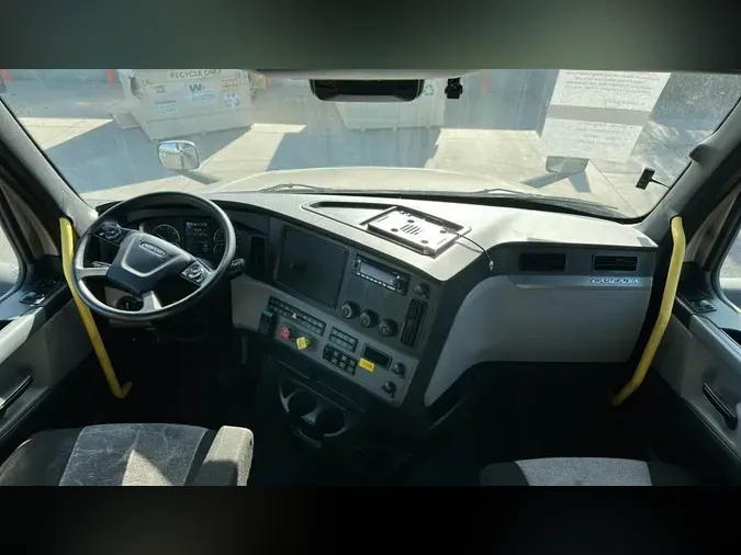 2022 Freightliner Cascadia