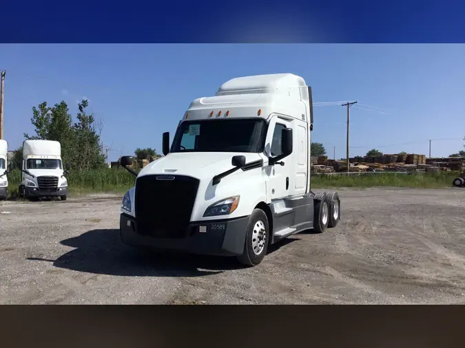 2021 Freightliner Cascadia 126