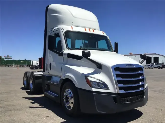 2022 FREIGHTLINER CA126