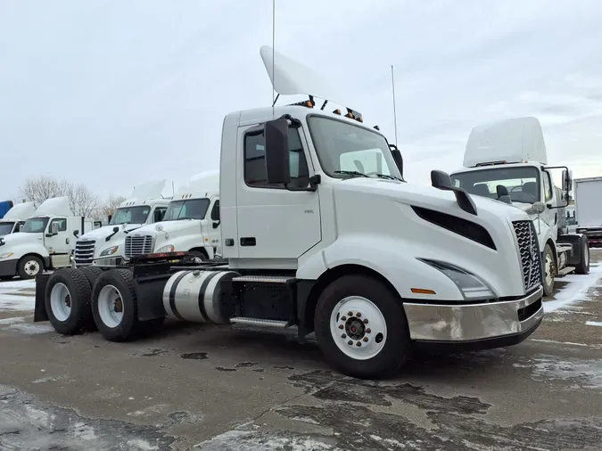 2019 VOLVO VNL64T-300