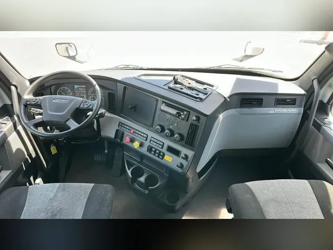 2022 Freightliner Cascadia 126