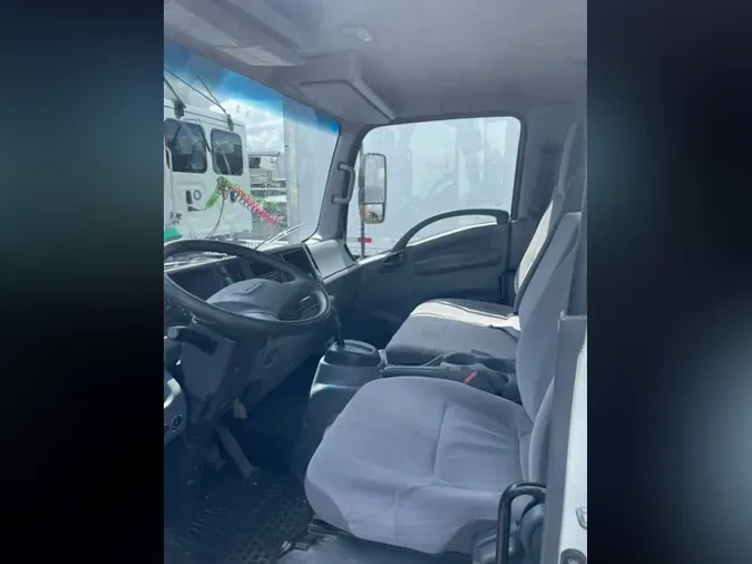 2019 ISUZU NPR HD