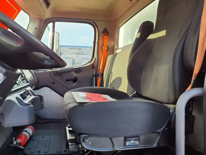 2018 FREIGHTLINER/MERCEDES M2 106