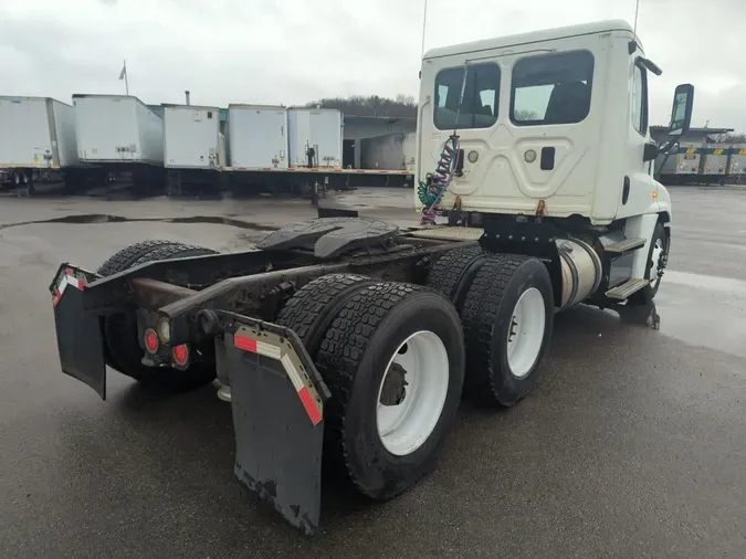 2016 FREIGHTLINER/MERCEDES CASCADIA 125