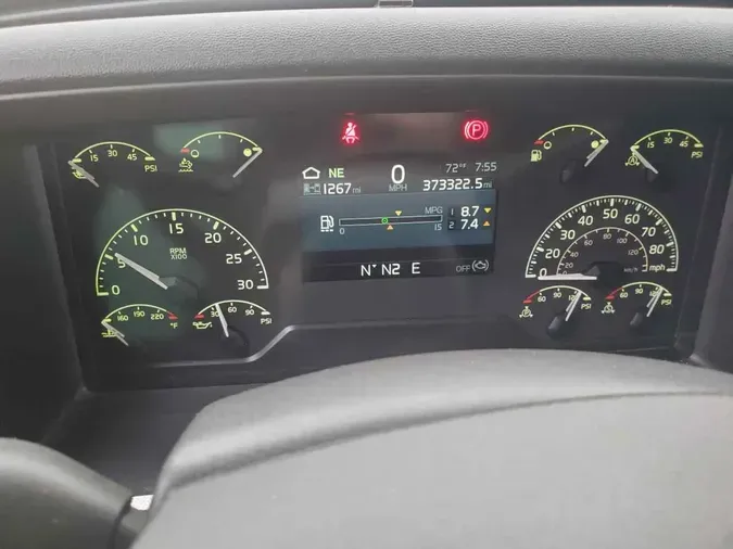 2020 VOLVO VNL64T760