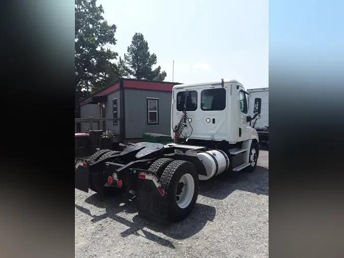 2018 FREIGHTLINER/MERCEDES CASCADIA 113