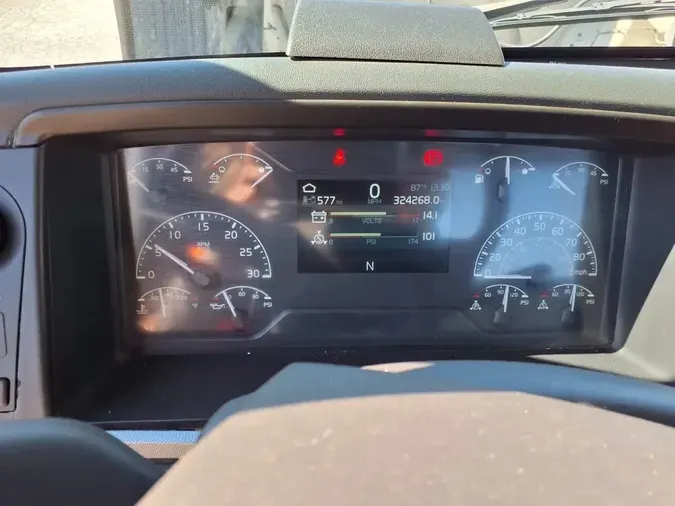 2019 VOLVO VNL64T-300