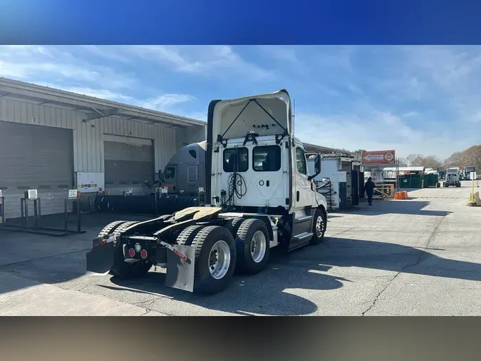 2019 Freightliner Cascadia 126